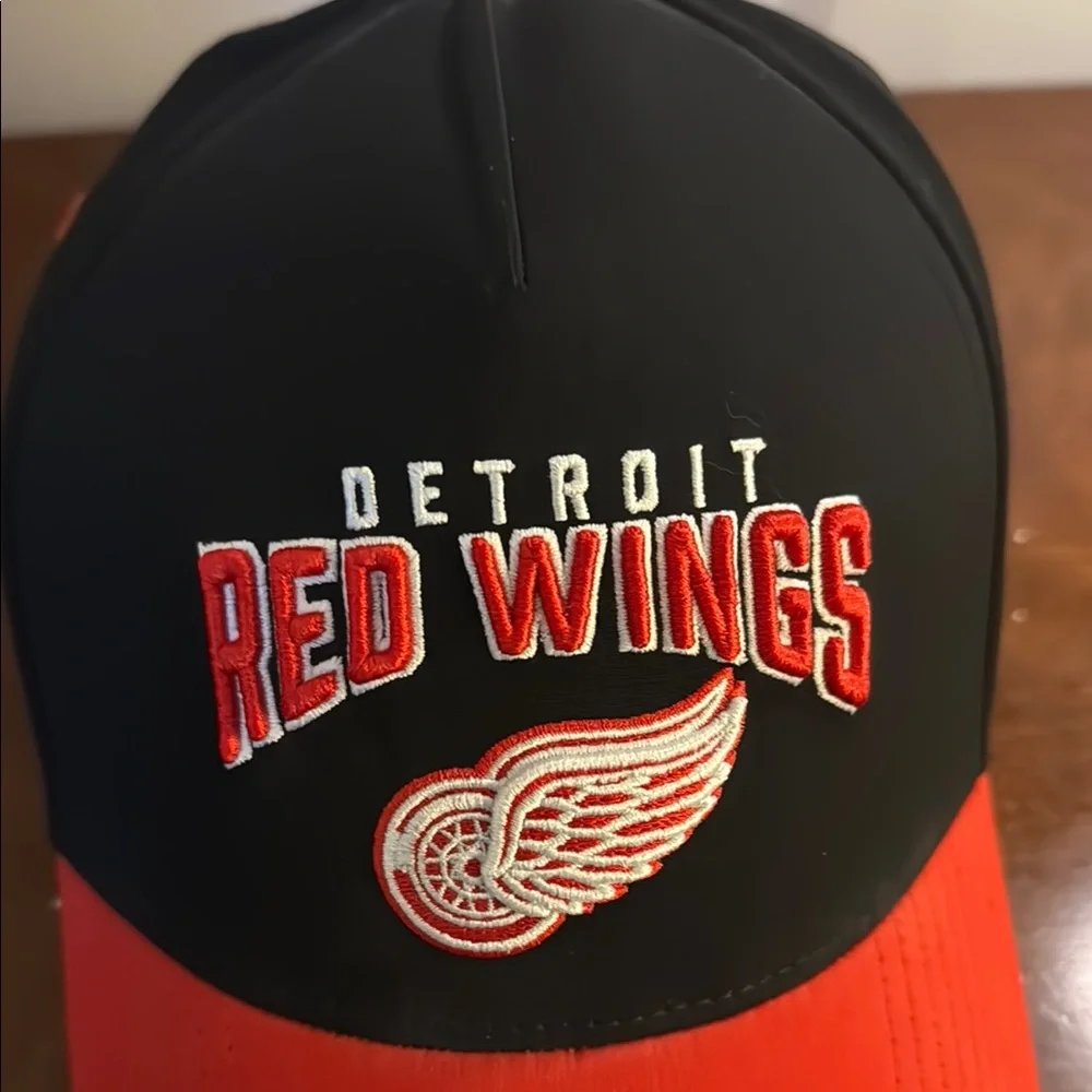 Detroit Red Wings Black and Red Cap NWT size L/XL - Picture 8 of 12